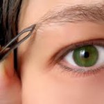pluck eyebrows