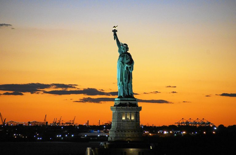 statue-of-liberty-g0be6901c6_1920