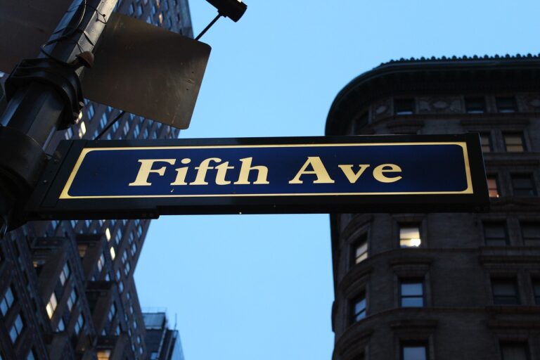 Fifth Ave Sign